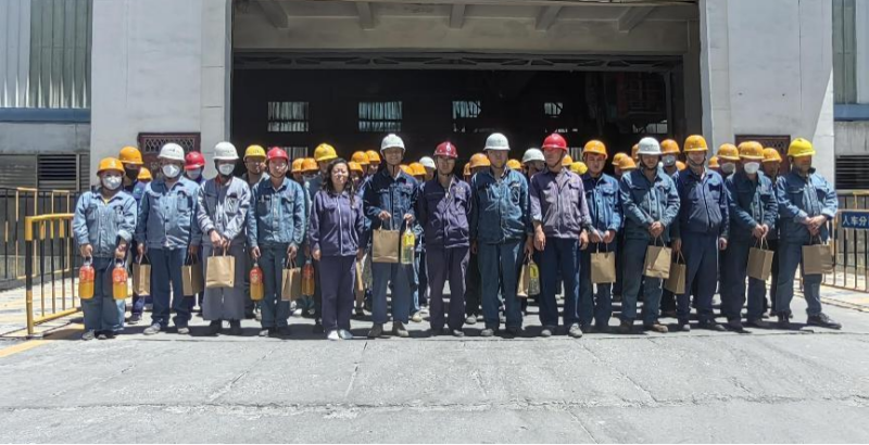 心系一線 致敬堅(jiān)守 &mdash;&mdash;物產(chǎn)工投公司黨委與公司工會(huì) 將&ldquo;夏日送清涼&rdquo;慰問(wèn)職工活動(dòng)進(jìn)行到底