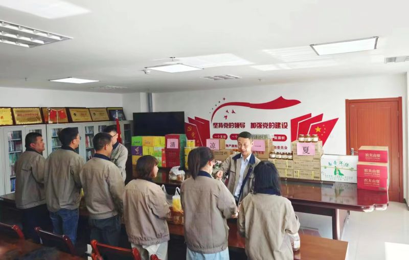 情系職工，夏送清涼&mdash;&mdash;朝物開投公司開展夏日送清涼活動