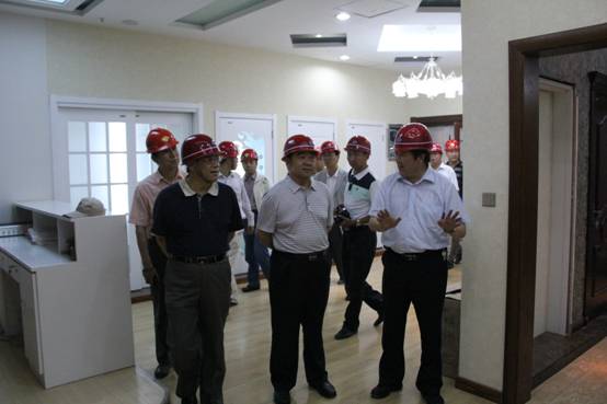 青海省經(jīng)濟(jì)委員會(huì)黨組書記、主任，省國(guó)資委  黨委副書記、副主任吳海昆實(shí)地考察物產(chǎn)集團(tuán)重點(diǎn)項(xiàng)目