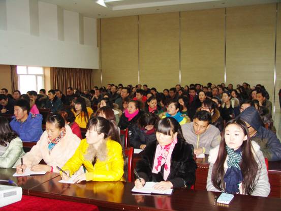 內(nèi)強(qiáng)個(gè)人素質(zhì)，外塑企業(yè)形象